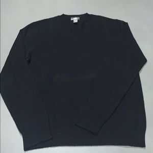 Neiman Marcus V-neck Cashmere sweater